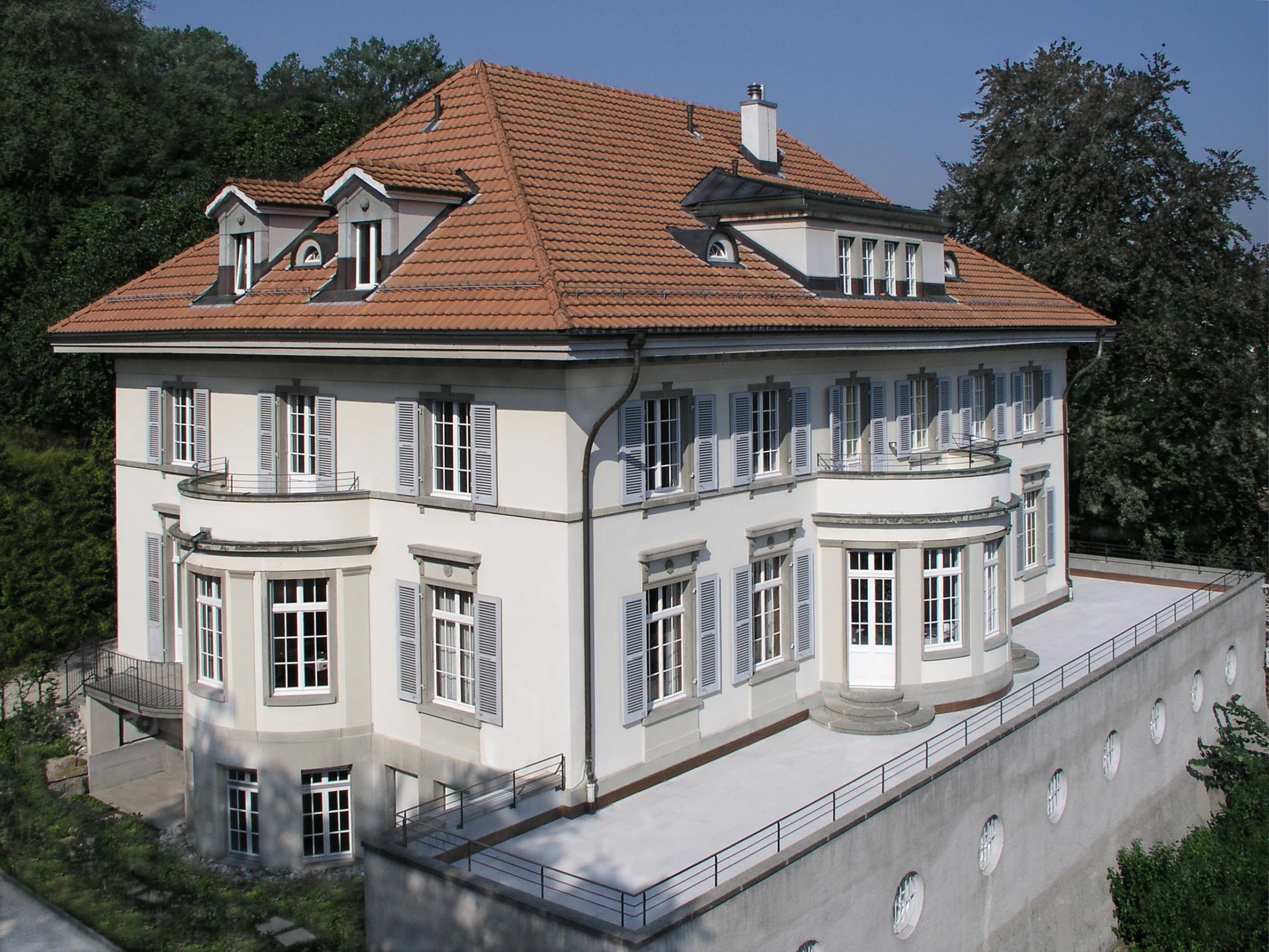 00 23 Klinik im Spiegel Spiegel b BE 01