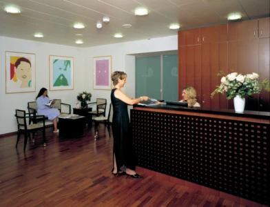 00 23 Klinik im Spiegel Spiegel b BE 03