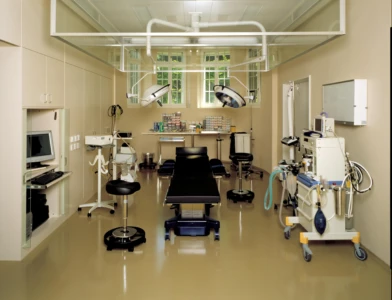 00 23 Klinik im Spiegel Spiegel b BE 04