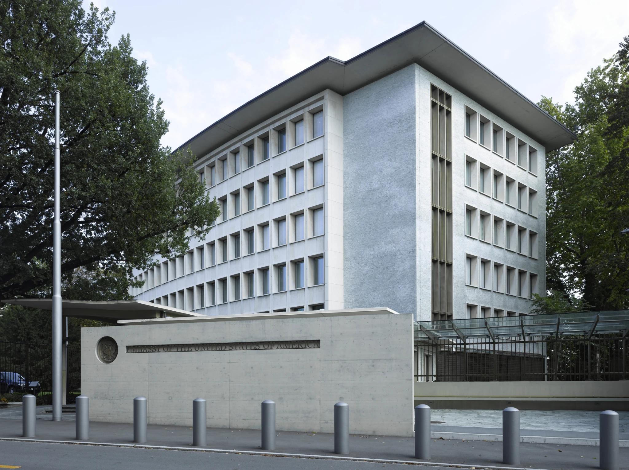 05 20 US Embassy Bern 01
