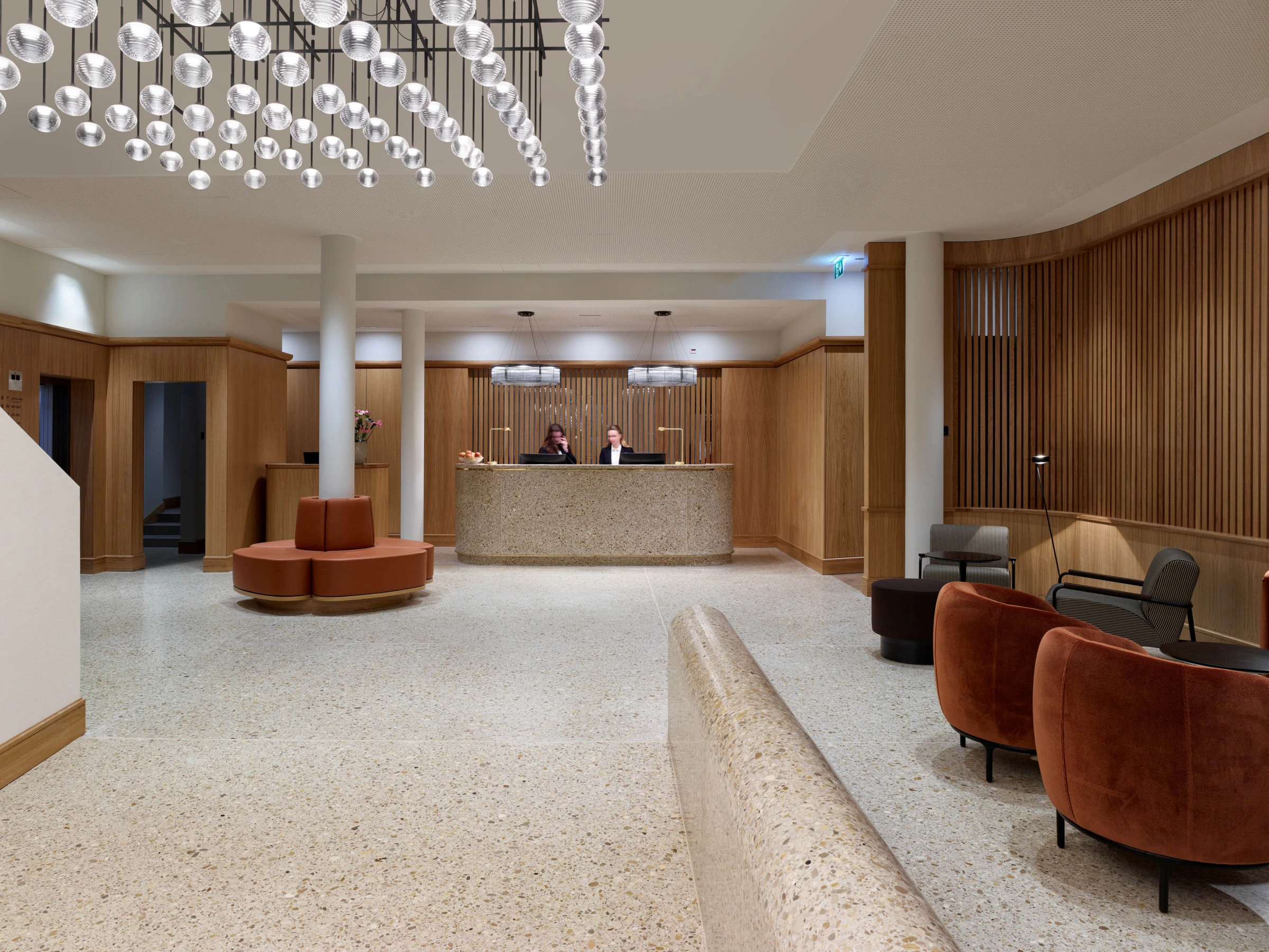 17 04 Hotel Bern 02 AG CF061159